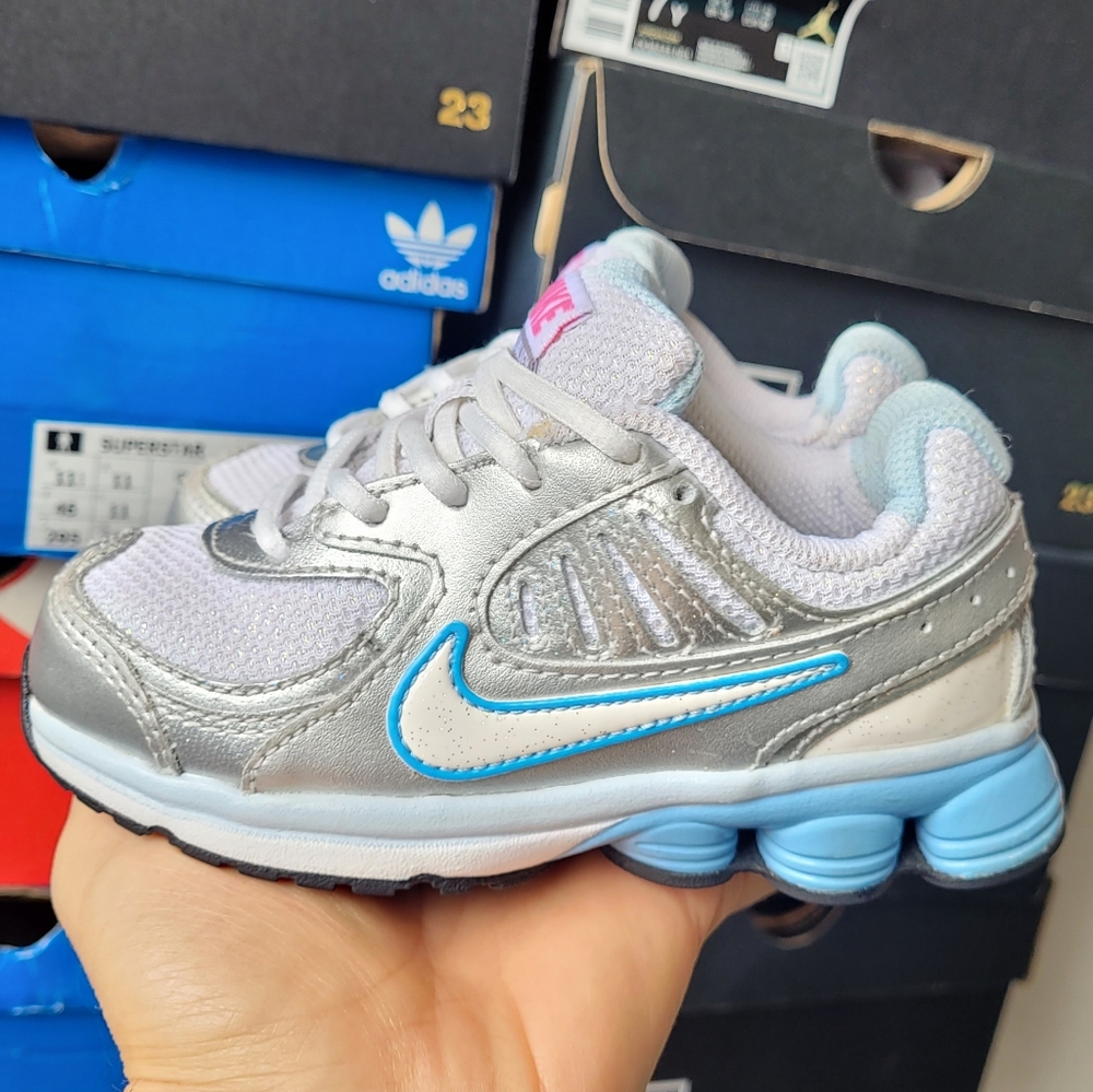 NIKE SHOX KIDS US SIZE 8.5C GREAT CONDITION "USED"
